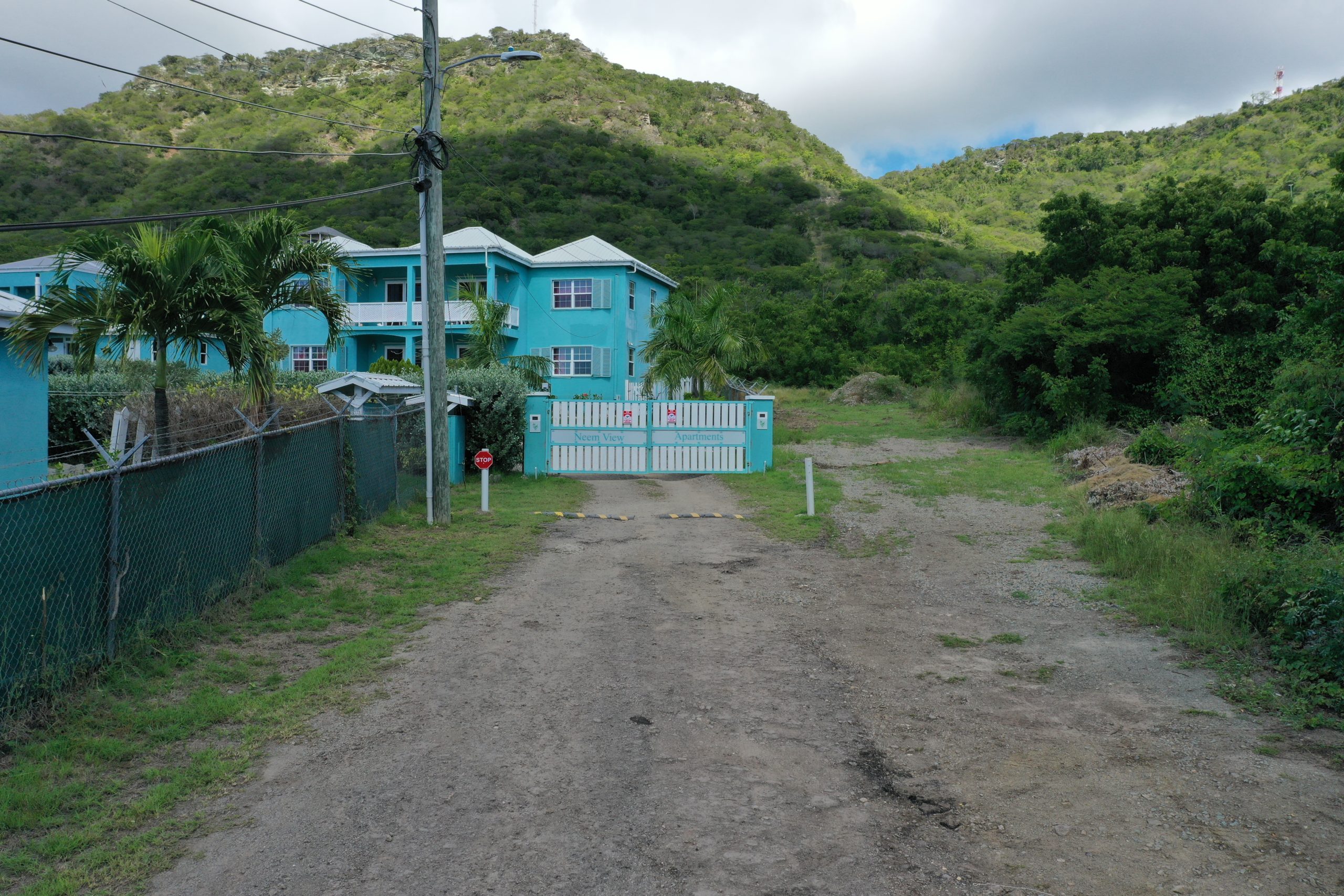 Glimpse of Luxury: Neemviewanu Luxury Guest House's Striking Gate View